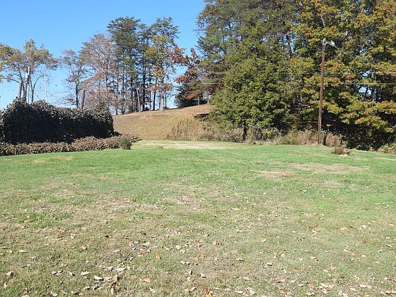 3rd image of 100 Westwood Dr