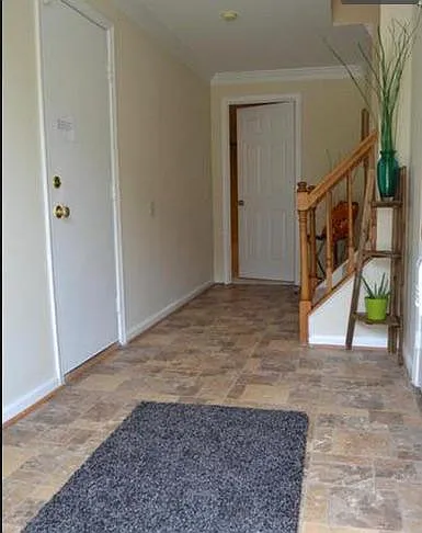 302 Sunny Hill Ct — Photo 2