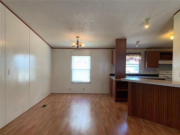3rd image of 317 Denise Ellen Dr