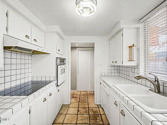 3rd image of 3270 E CAMELBACK Road #114