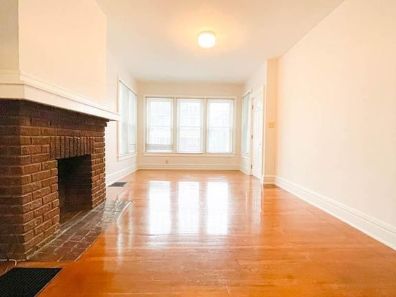4th image of 114 E Maynard Ave