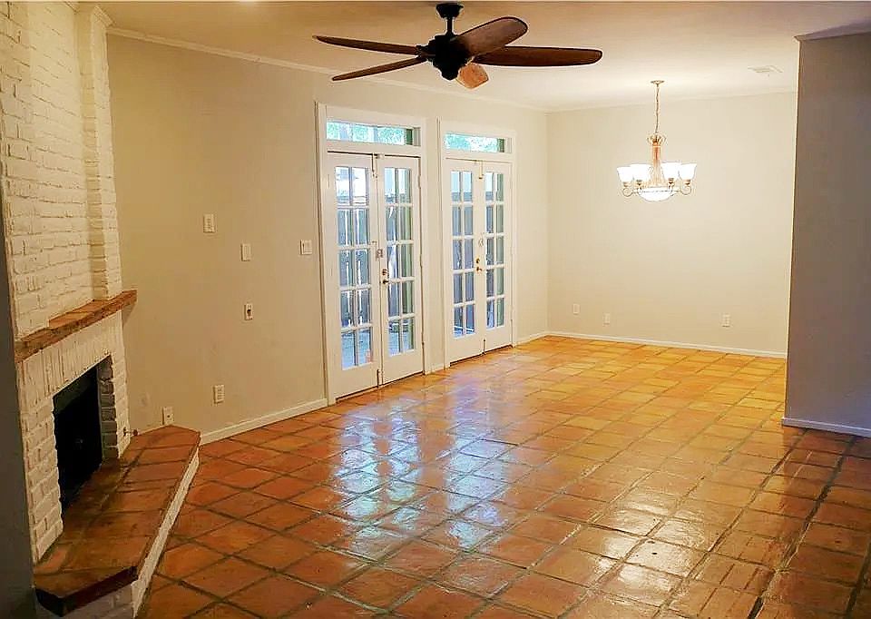 1st image of 606 W Lynn St APT 26