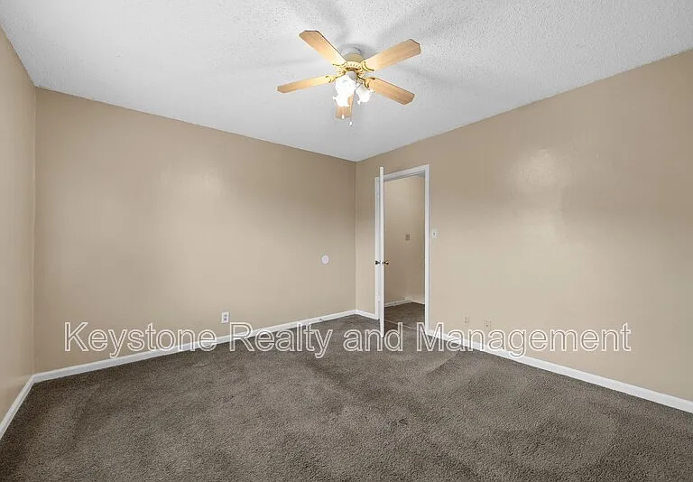 1070 Pembroke Oak Grove Rd #27 — Photo 10