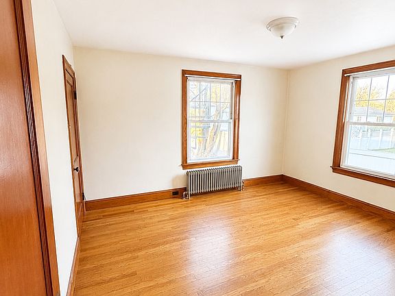 3rd image of 20 Dean Ave APT 2