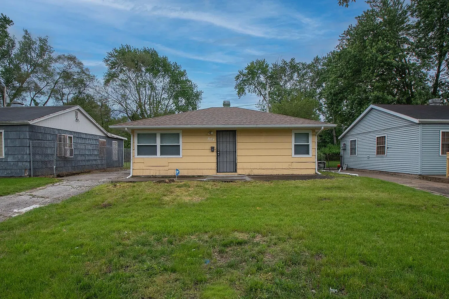 2 bed, 750 sqft, $1,100 — Photo 1