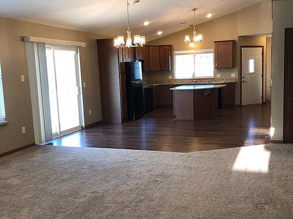 3rd image of 1822 Ladbrook Ln