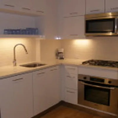 Rented by Luxury Property Group | media 29