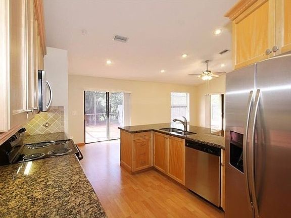 4th image of 5147 NW 51st Ave #1
