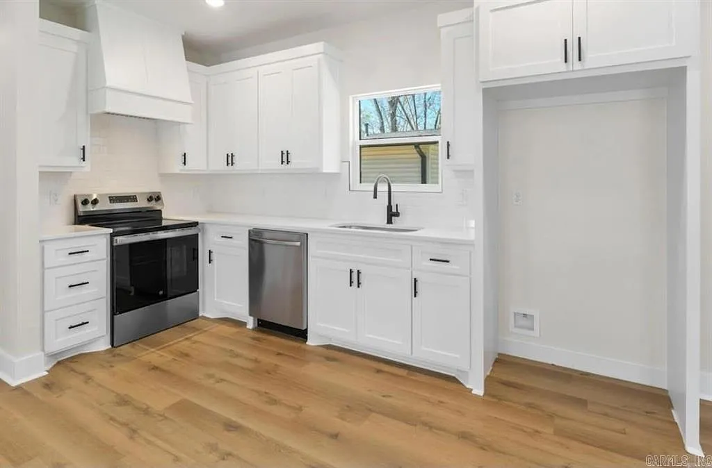921 Banner Street - 1 — Photo 4