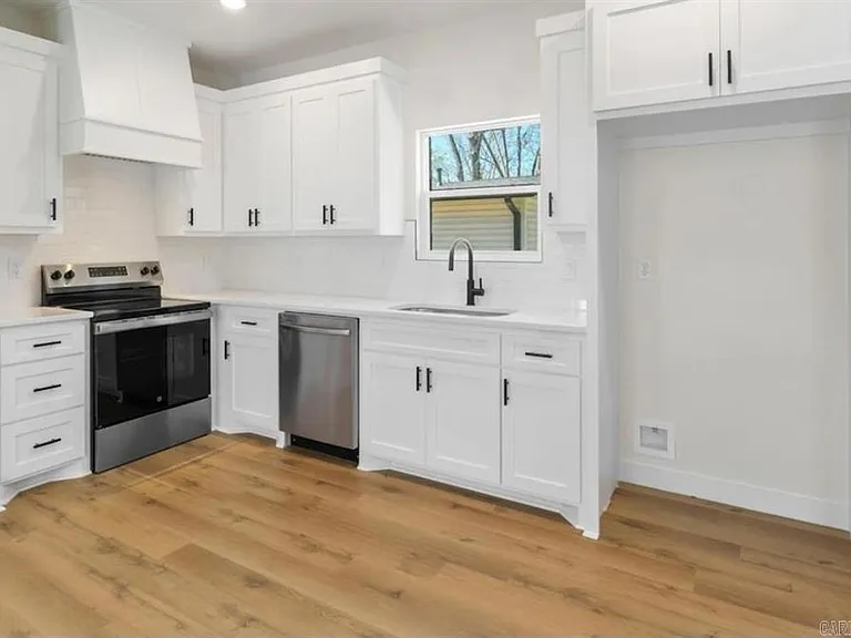 921 Banner St — Photo 4