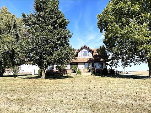 3rd image of 1241-750 North Rd