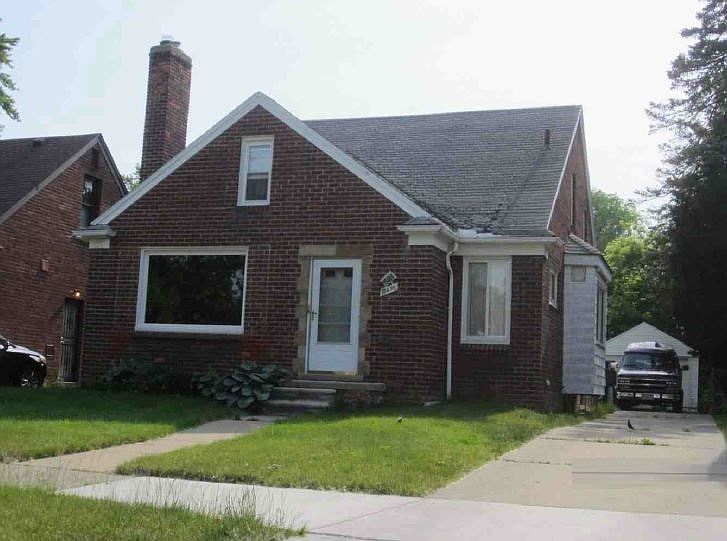 1st image of 15496 Auburn St
