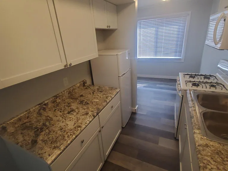 918 Denton St #14 — Photo 5