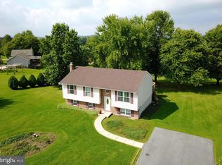 1424 Hallowell Ln, New Windsor, MD 21776