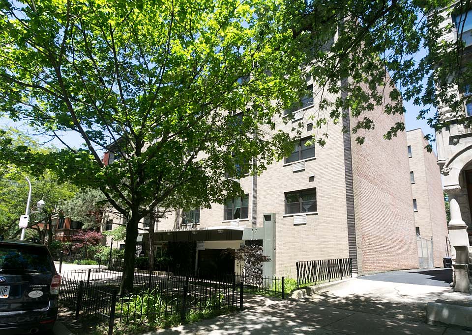 1st image of 424 W Oakdale Ave APT 506