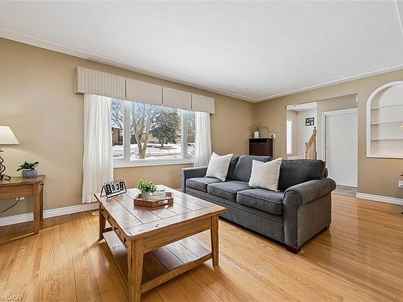 4th image of 224 Lincoln Rd