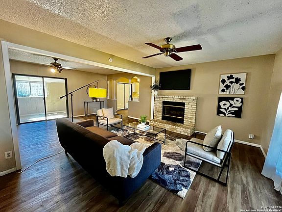 2nd image of 542 SOLAR DR