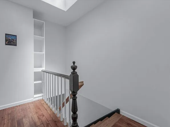 1324 Eastern Parkway image 27 of 37