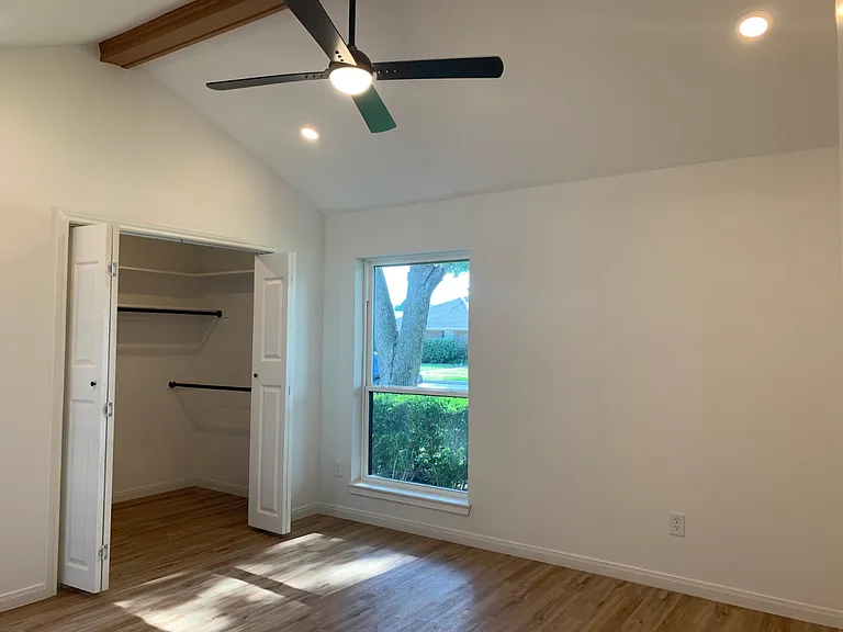 336 Lakewood Ct — Photo 15