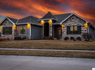 20814 Frances Cir, Elkhorn, NE 68022