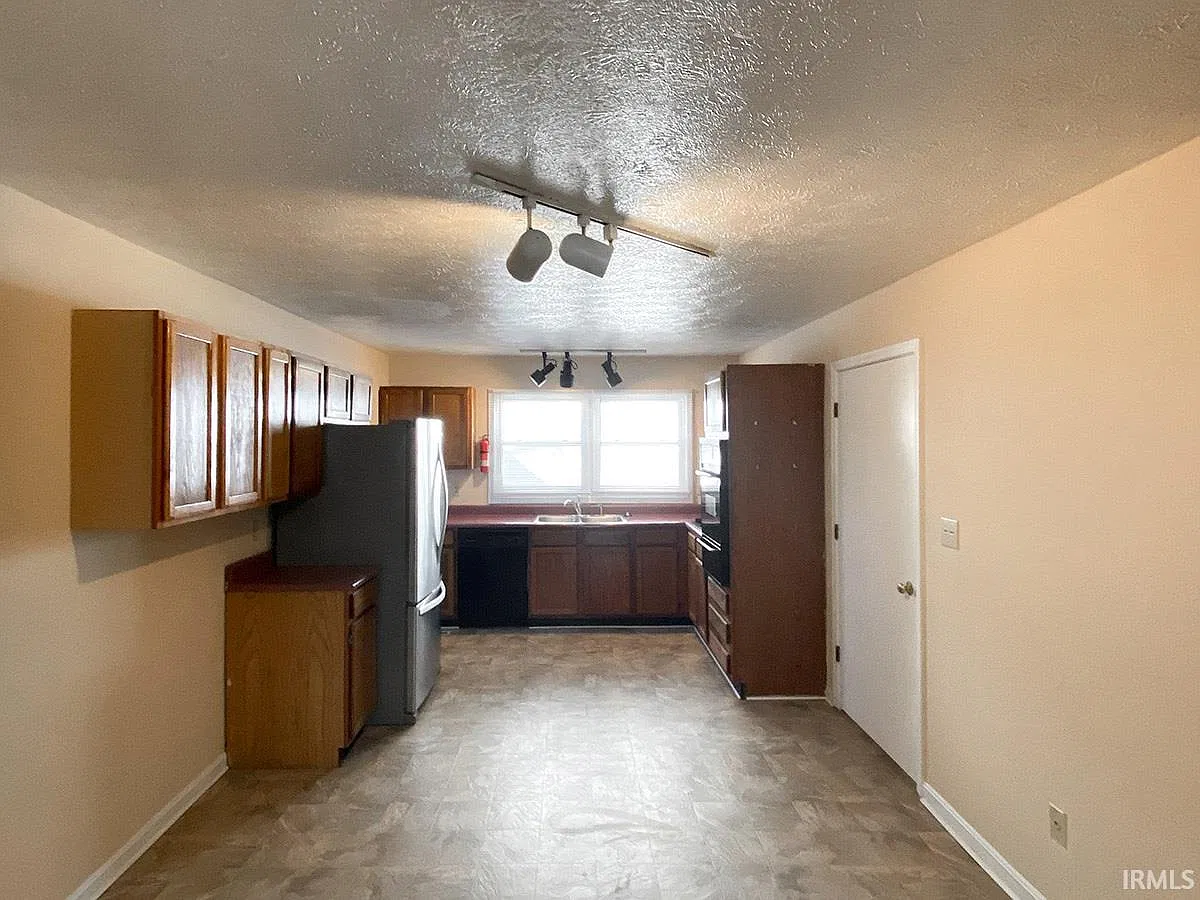 3 bed, 2.0 bath, 1191 sqft, $1,760 — Photo 4