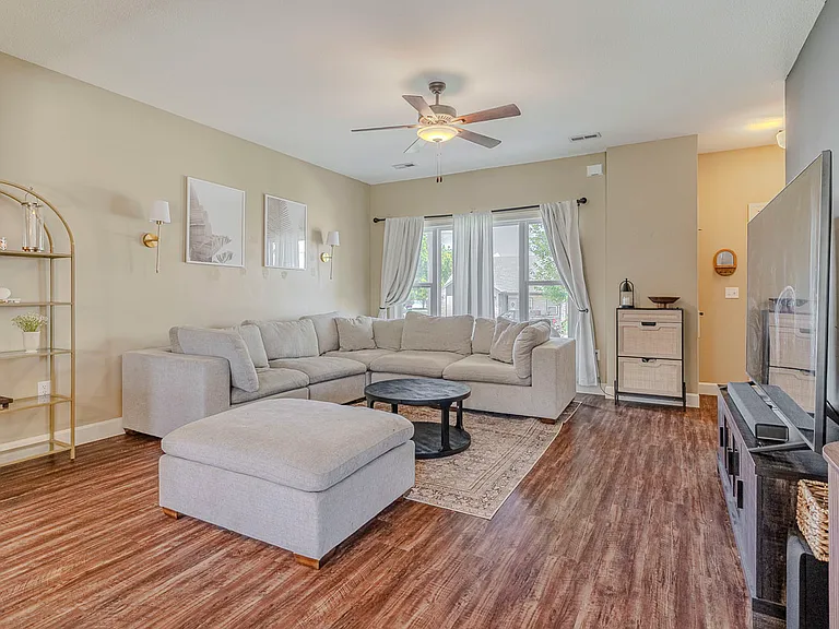 4319 Aspen Dr — Photo 35