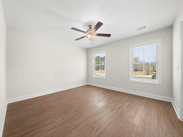 102 Skye Dr — Photo 9
