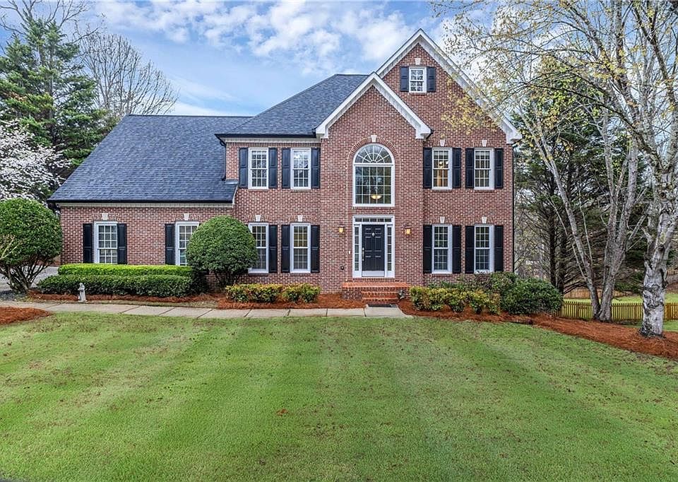 1st image of 100 Penwick Dr
