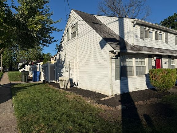 2nd image of 1083 Woodruff St