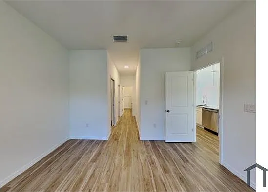 20241 Lorette Ave — Photo 5