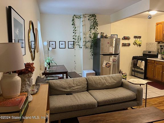4th image of 604 Sterling Pl