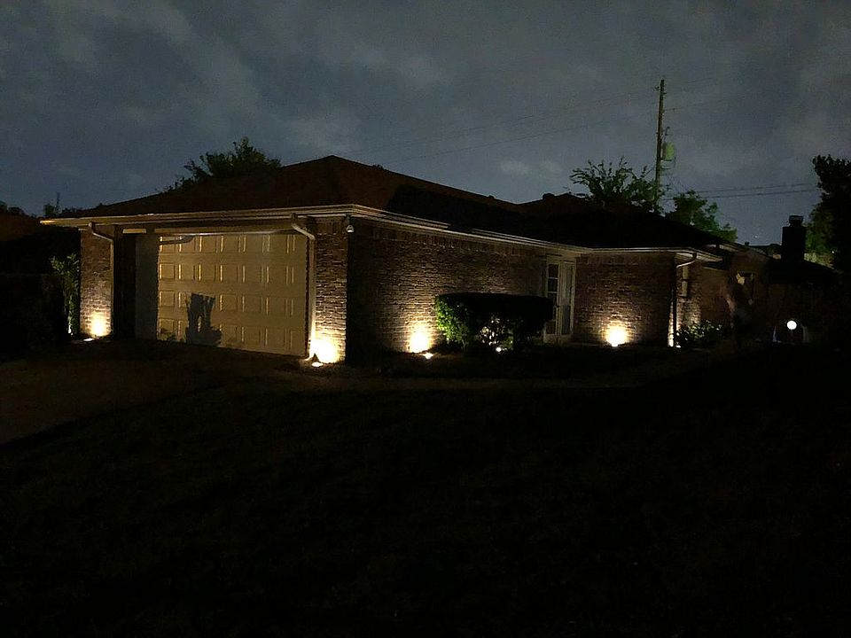 1st image of 14 Wellington Dr