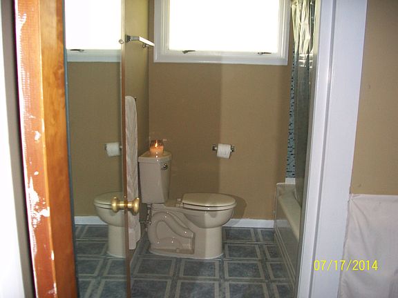 5th image of 825 Parkway Dr