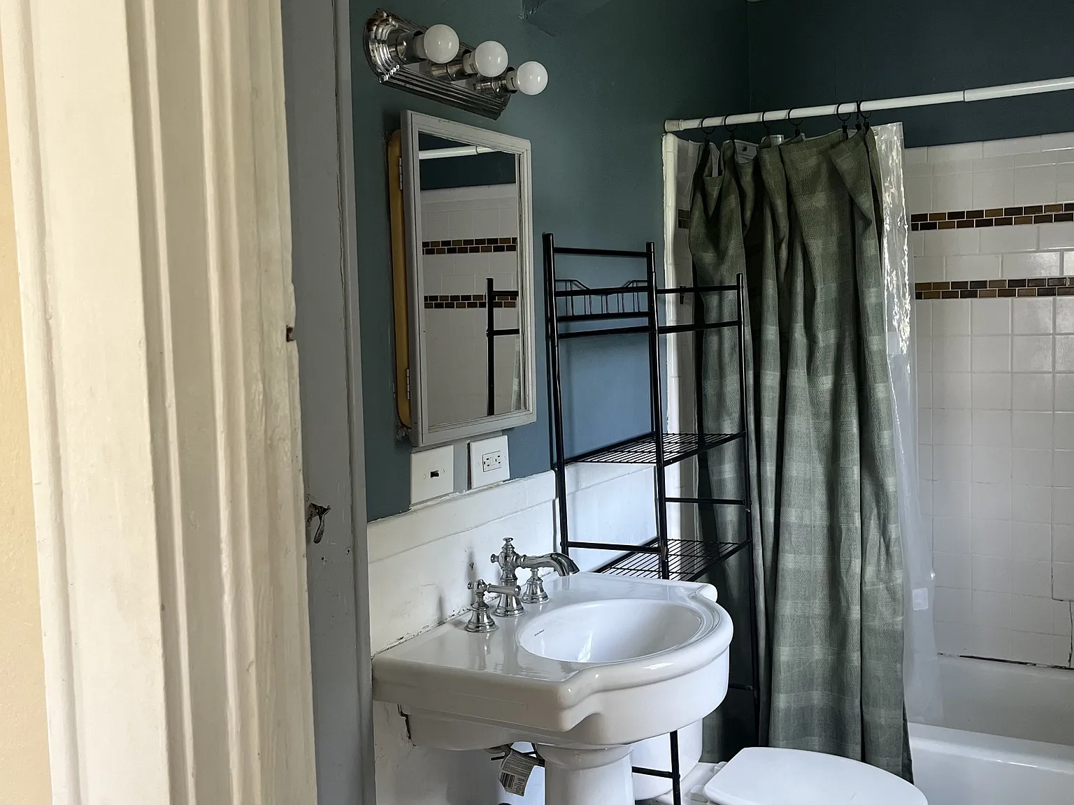 1810 Lincoln Street - 1 — Photo 3