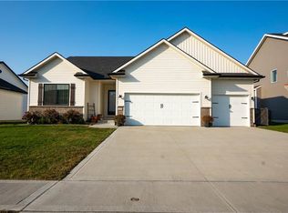 216 Aaron Ave NW, Bondurant, IA 50035