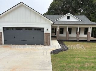 890 Crenshaw St, Pendleton, SC 29670