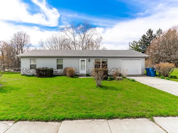 201 Clyde Ave, Angola, IN 46703