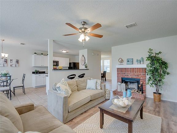 2nd image of 3809 McClintick Rd