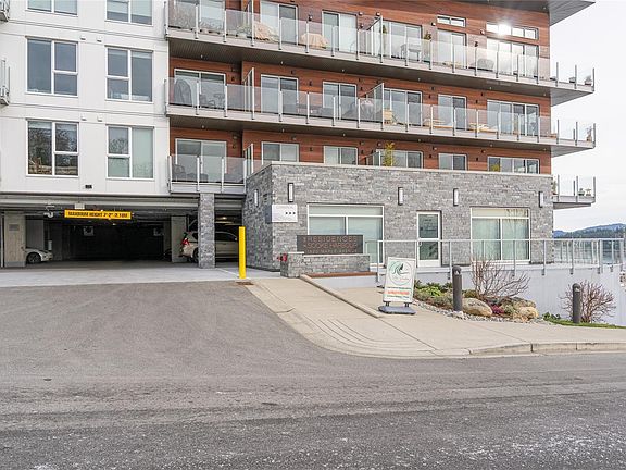 4th image of 1820 Maple Ave S #207