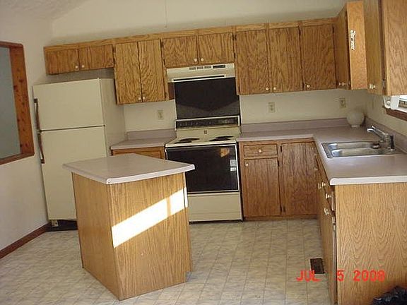 2nd image of 16375 Cracklin Dr