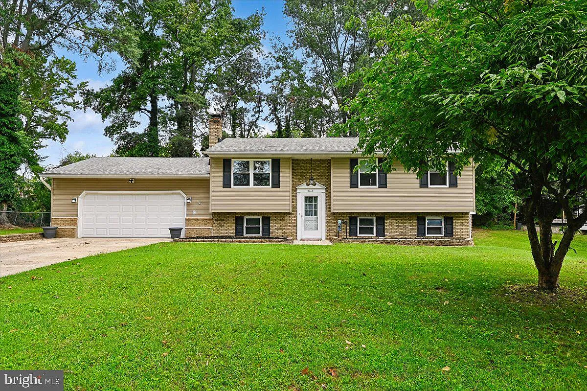 4 bed, 2.0 bath, 1583 sqft, $3,500 — Photo 1