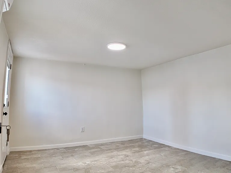 2931 Mobile Ave #3 — Photo 13