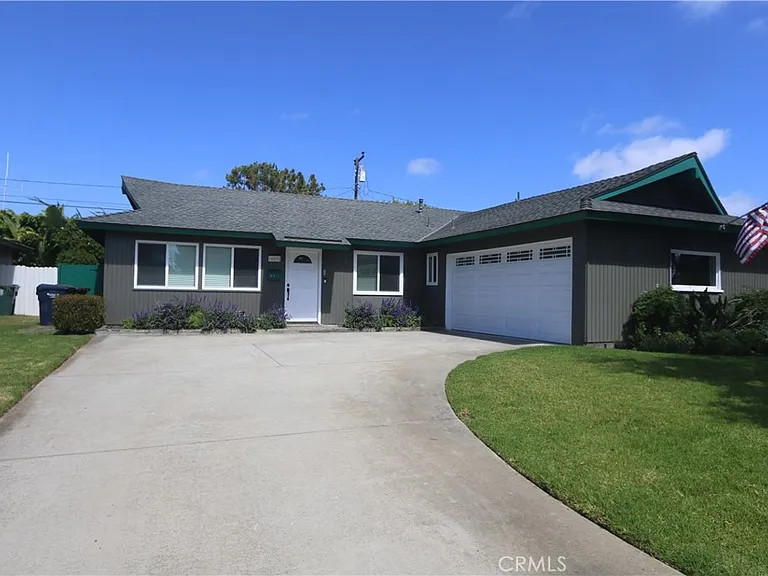 16572 Patricia Ln — Photo 1