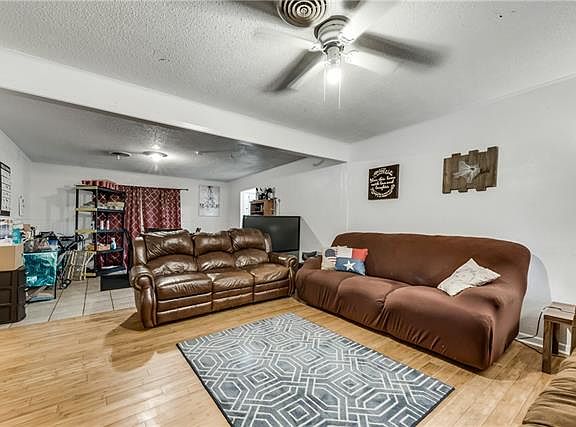 4th image of 217 Fairmont Ave