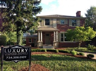 1004 Wimbleton Dr, Birmingham, MI 48009