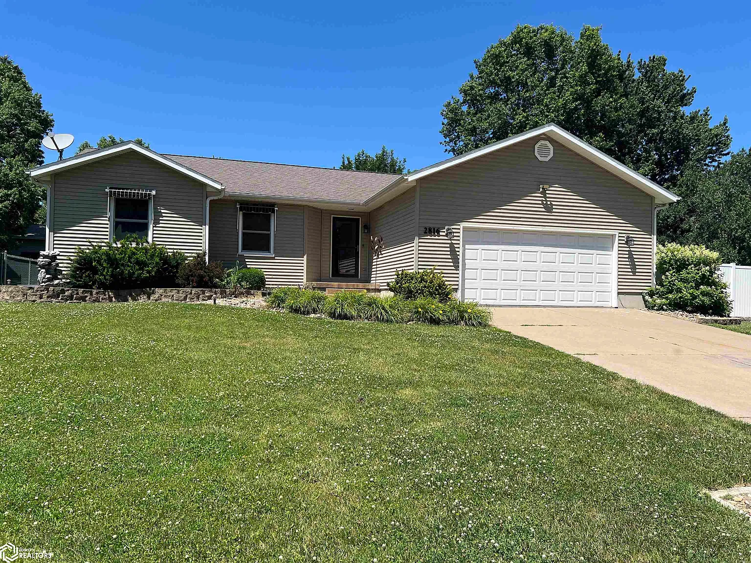 2816 Le Sylvia St photo 1