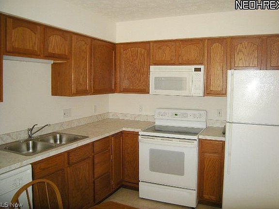 4th image of 1223 Windmill Way S