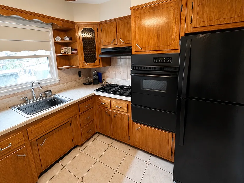 61 Mansion Ave #2
