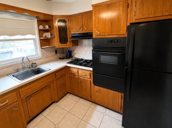 61 Mansion Ave Floor 2, Yonkers, NY 10704