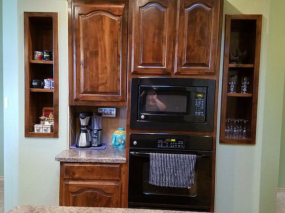 5th image of 2216 Caroline Dr